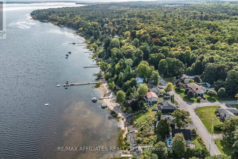 28854774/319-riverwood-drive/woodlawnmaclarens-landingkilmaurs/ottawa/ontario/K0A3M0_37