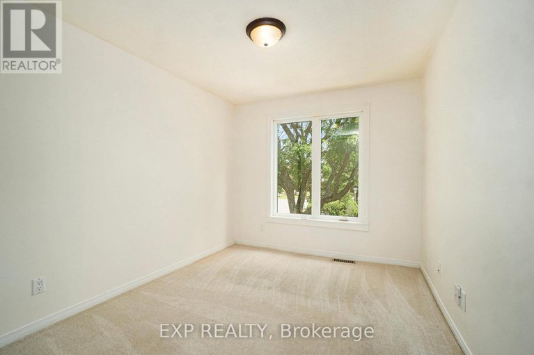 28568188/88-1920-ashmont-street/chapel-hill/ottawa/ontario/K1C7B9_13