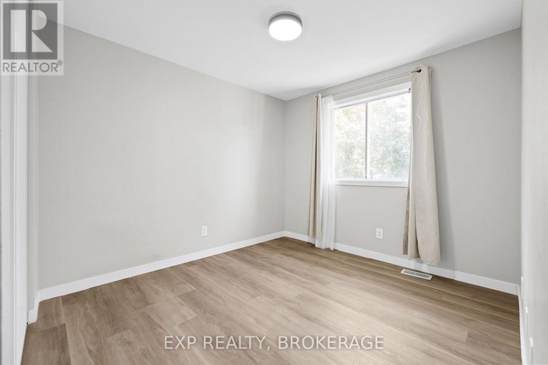 28891209/21-durbin-court/katimavik/ottawa/ontario/K2L3T7_26