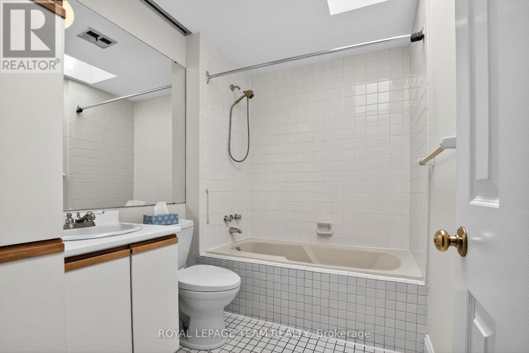 29603323/9-160-bruyere-street/lower-townbyward-market/ottawa/ontario/K1N5E1_19