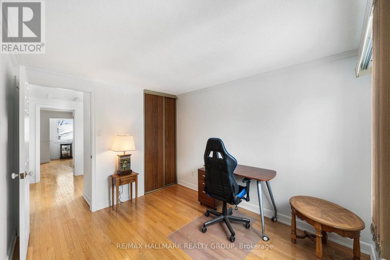 29434768/1177-st-moritz-crescent-n/convent-glen-north/ottawa/ontario/K1C2B2_32