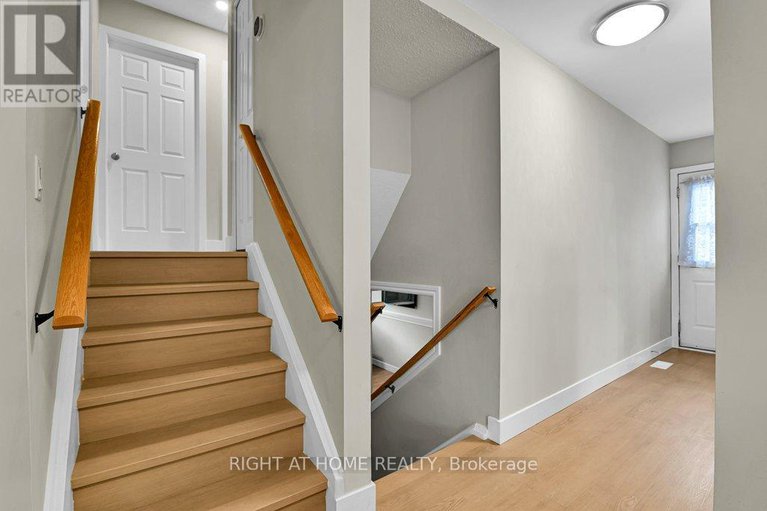 29018595/2230-bickerton-avenue/canotek-industrial-park/ottawa/ontario/K1J6Y3_13