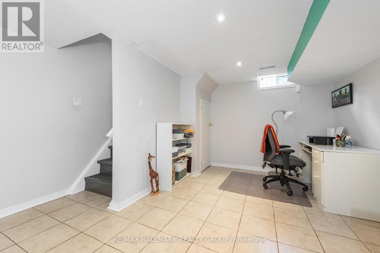 28909917/9-newbury-avenue/borden-farmstewart-farmcarleton-heightsparkwood-hills/ottawa/ontario/K2E6K7_30