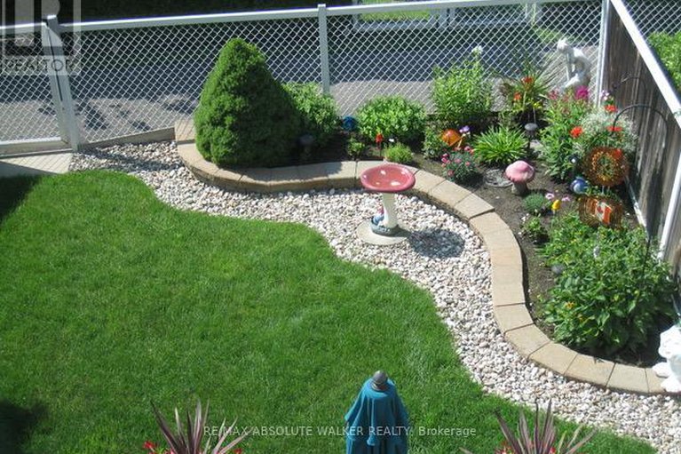 29374387/6169-oak-meadows-drive/chapel-hill/ottawa/ontario/K1C7G8_32