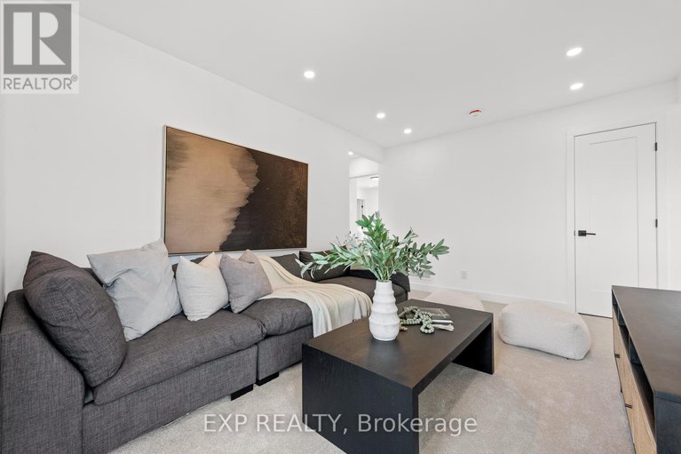28647621/495-duvernay-drive/queenswood-heights-south/ottawa/ontario/K1E2N7_36