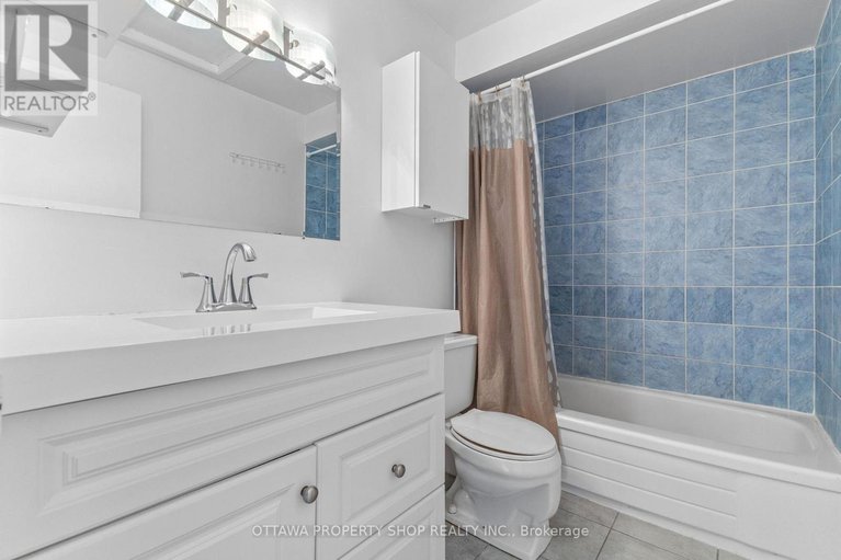 29416956/d-20-benlea-drive/tanglewood/ottawa/ontario/K2G4A8_14