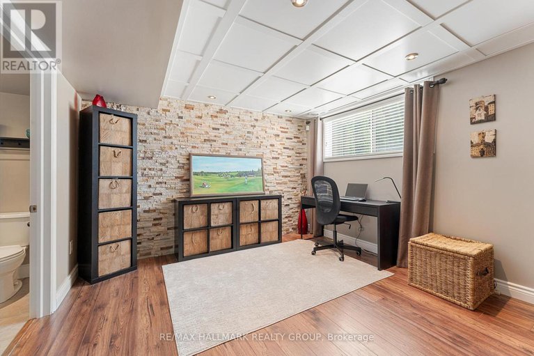 28460424/182-felicity-crescent/mer-bleuebradley-estatesanderson-park/ottawa/ontario/K1W0C2_36