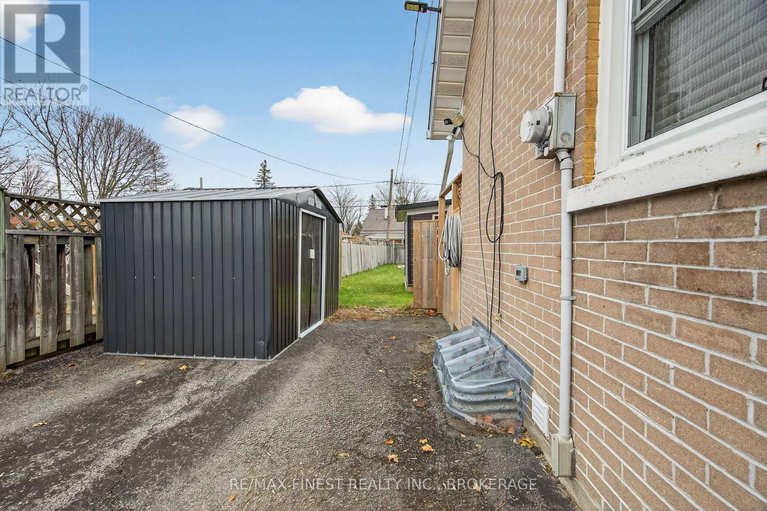 29253949/105-salisbury-avenue/brockville/brockville/ontario/K6V2T6_24