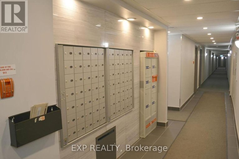 29663245/407-216-viewmount-drive/borden-farmstewart-farmcarleton-heightsparkwood-hills/ottawa/ontario/K2E7X4_14