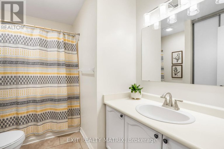 28144698/568-latour-crescent/fallingbrookgardenway-south/ottawa/ontario/K4A1P3_22