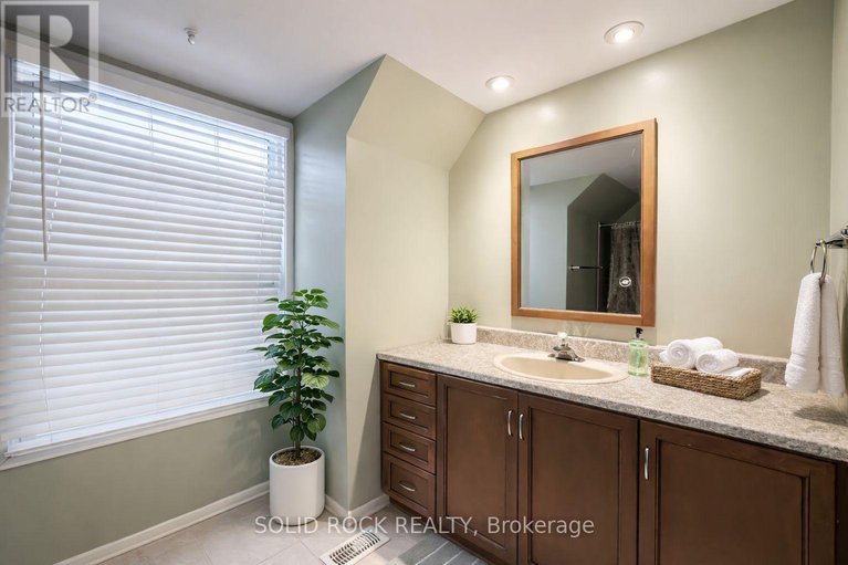 29205810/1-bennett-street/hunt-club/ottawa/ontario/K1V9L1_21