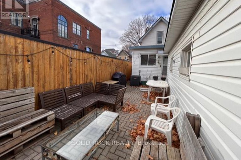 28310185/11-melrose-avenue/hintonburg/ottawa/ontario/K1Y1T8_12