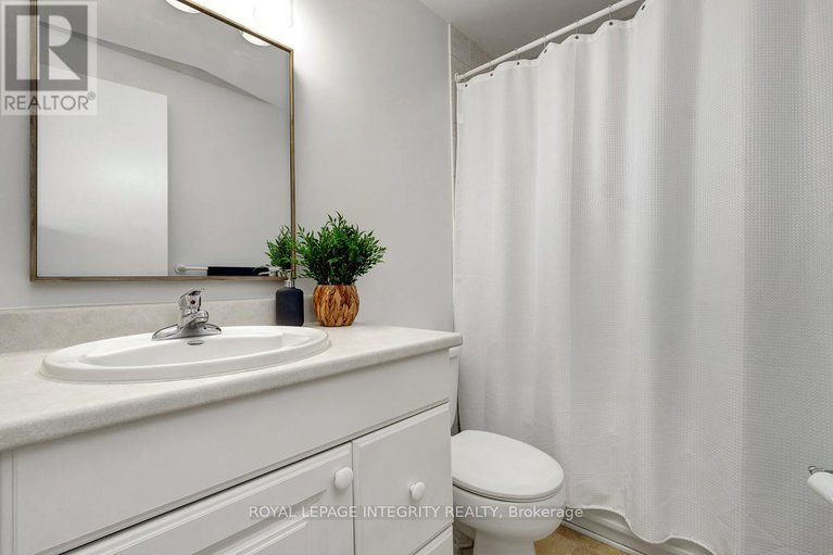 29428716/318-dalehurst-drive/tanglewood/ottawa/ontario/K2G4E4_30