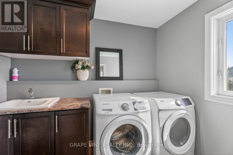 29427195/84-settlement-lane/village-of-russell/russell/ontario/K4R0A4_17