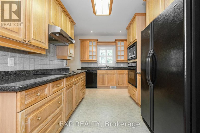 28890055/243-marilyn-avenue/mooneys-bayrevelstoke/ottawa/ontario/K1V7E4_18