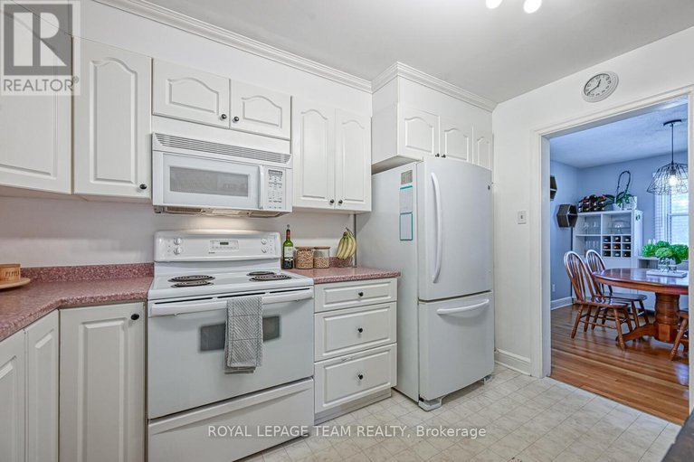 28897706/23-norice-street/meadowlandscrestview/ottawa/ontario/K2G2X3_11