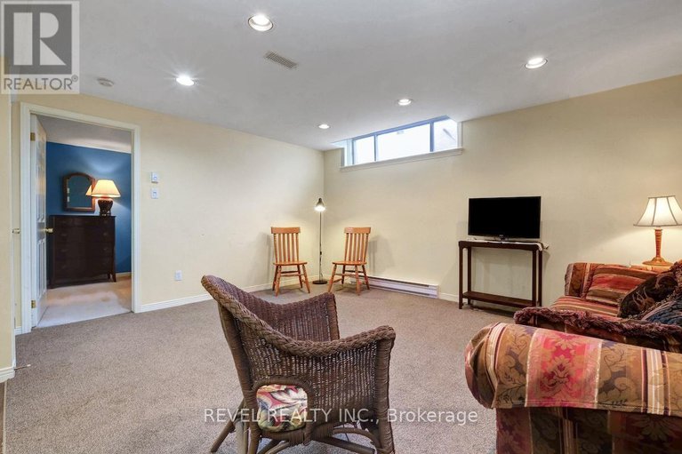 29229708/9-1240-kilborn-place/alta-vista/ottawa/ontario/K1H1B4_31