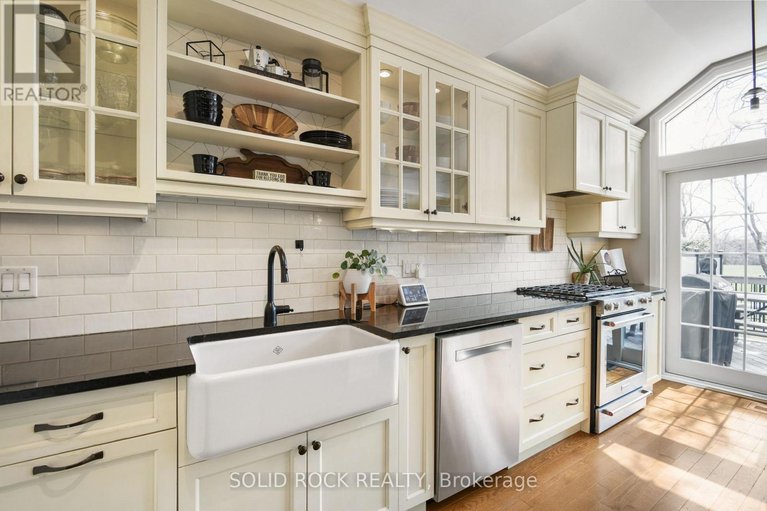 29651651/20-shetland-way/bridlewood/ottawa/ontario/K2M1R9_14