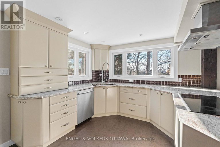 28608885/32-ryeburn-drive/riverside-southgloucester-glen/ottawa/ontario/K1V1H6_16