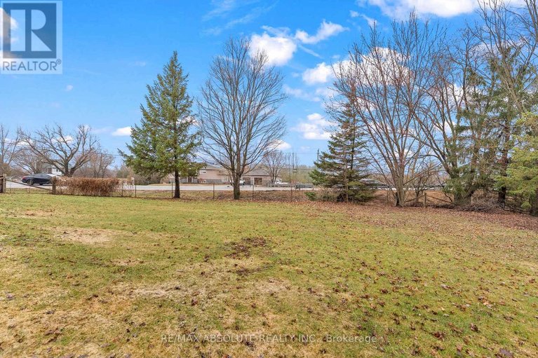 29619263/235-poole-street/mcnabbraeside-twps/mcnabbraeside/ontario/K7S1J1_21