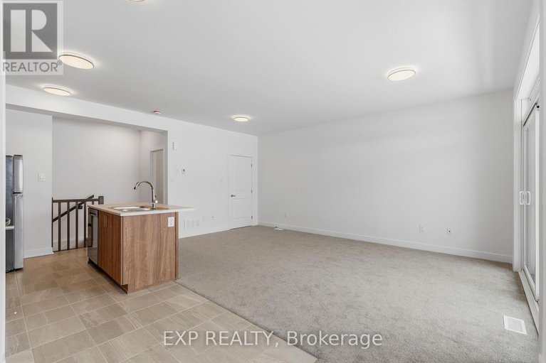 29306016/1007-silhouette-private/cedargrovefraserdale/ottawa/ontario/K2J4S3_8