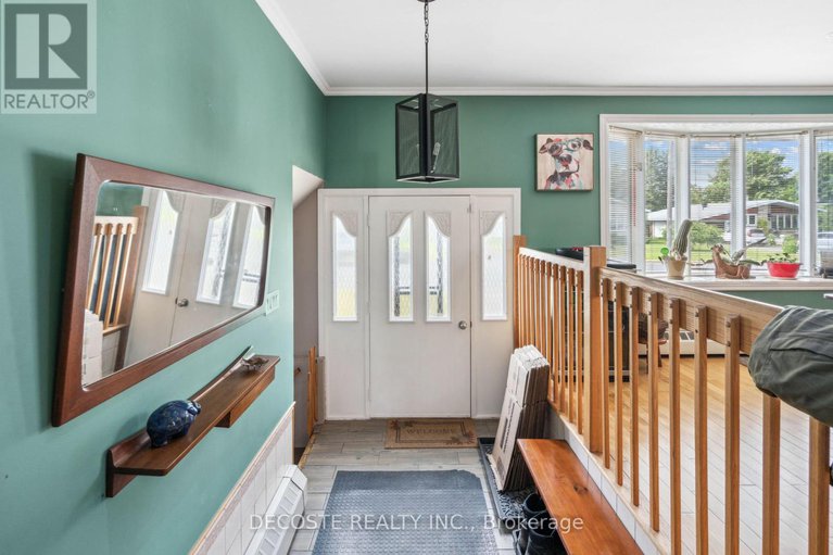 28517069/114-st-george-street-w/alexandria/north-glengarry/ontario/K0C1A0_5