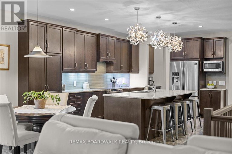 29612405/279-sceptre-way/emerald-meadowstrailwest/ottawa/ontario/K2V0C6_10