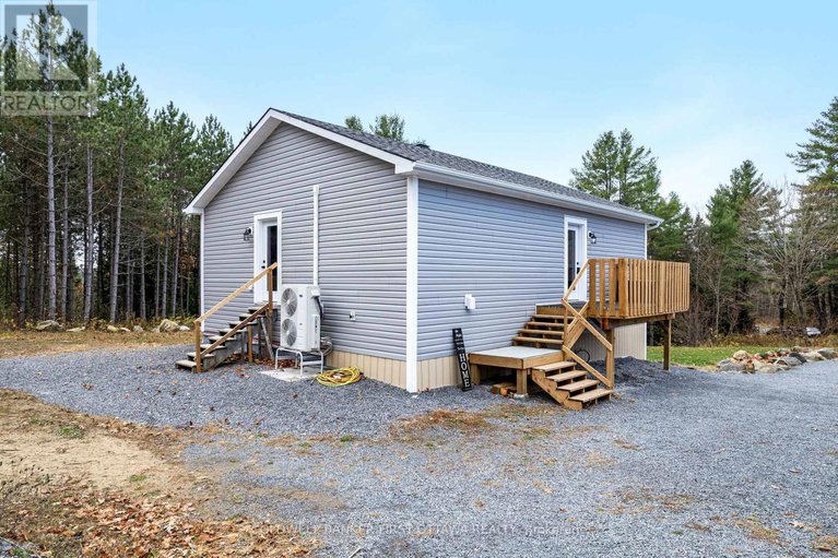 29065809/946-french-line-road/lanark-highlands-darling-twp/lanark-highlands/ontario/K0G1K0_5