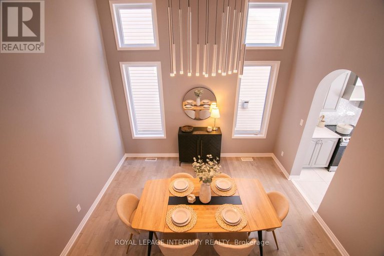 29191468/34-keighley-circle/morgans-grantsouth-march/ottawa/ontario/K2K3H8_13