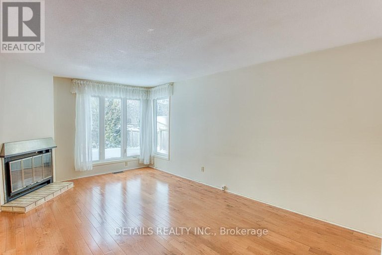 27963218/419-viewmount-drive/borden-farmstewart-farmcarleton-heightsparkwood-hills/ottawa/ontario/K2E7P1_4