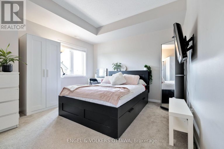 28491799/4-44-sternes-private/springridgeeast-village/ottawa/ontario/K4A0X8_25