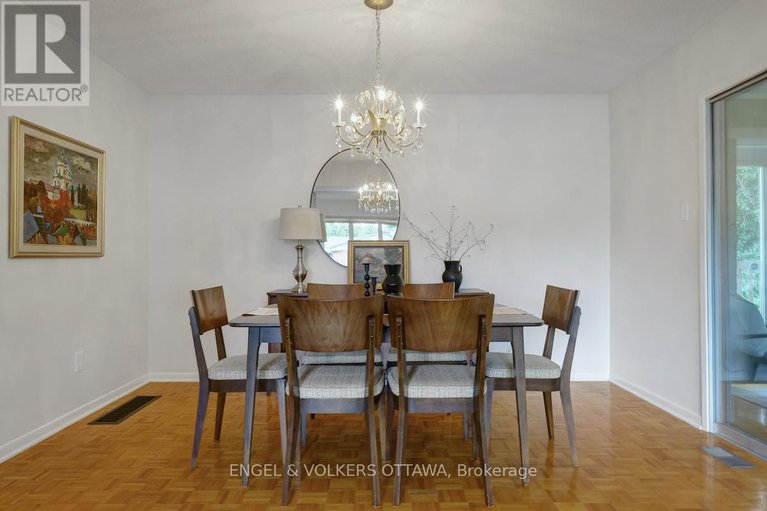 29036505/29-qualicum-street/bruce-farmgraham-parkqualicumbellands/ottawa/ontario/K2H7H1_14