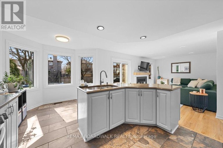 29650202/1715-teakdale-avenue/chapel-hill/ottawa/ontario/K1C6M8_12