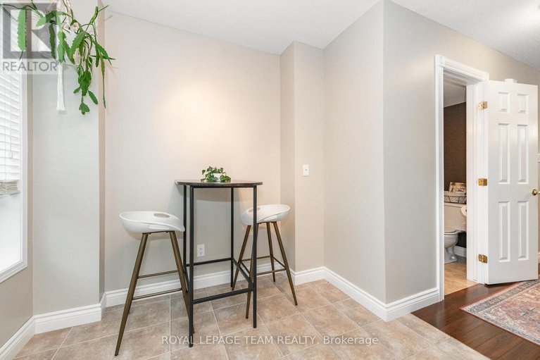 28579289/126-wharhol-private/westcliffe-estates/ottawa/ontario/K2H1G6_18