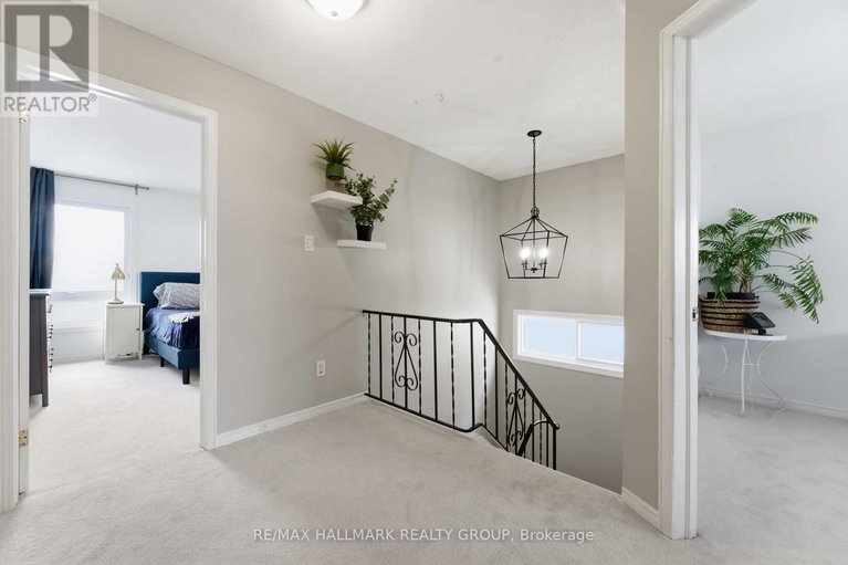 29596241/1091-burgundy-lane/convent-glen/ottawa/ontario/K1C2M9_17