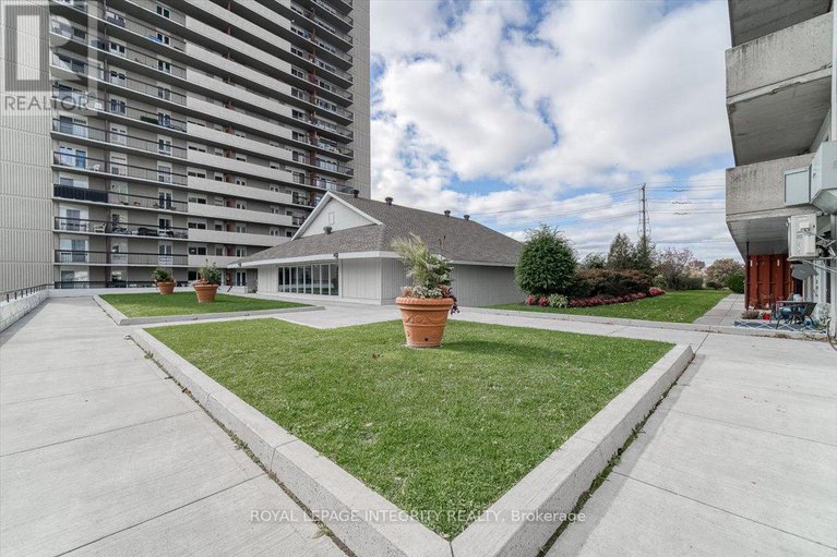 29233378/109-158a-mcarthur-avenue/vanier/ottawa/ontario/K1L7E7_28