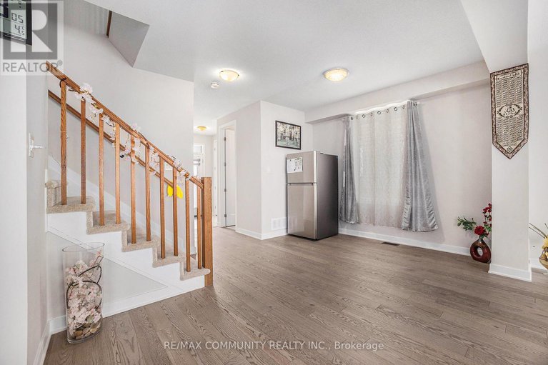 28426544/243-pursuit-terrace/goulbourn-twp-from-franktown-rdsouth-to-rideau/ottawa/ontario/K0A2Z0_4