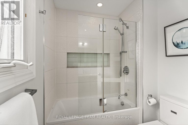 29413398/729-ludgate-court/beaconwood/ottawa/ontario/K1J8K8_19