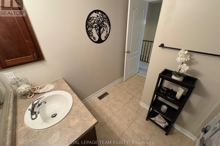 28793736/123-talltree-crescent/stittsville-central/ottawa/ontario/K2S0B1_31