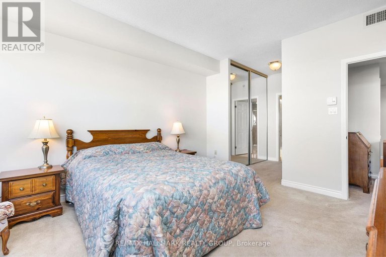 28409845/2403-1480-riverside-drive/riverview-park/ottawa/ontario/K1G5H2_12