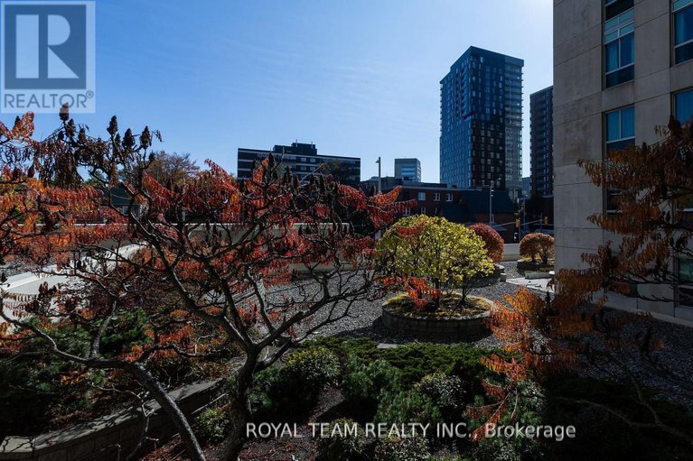 28326120/1903-234-rideau-street/sandy-hill/ottawa/ontario/K1N0A9_17