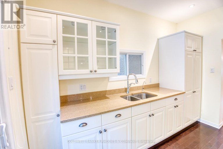 28854767/129-elm-street/west-centre-town/ottawa/ontario/K1R6N4_13