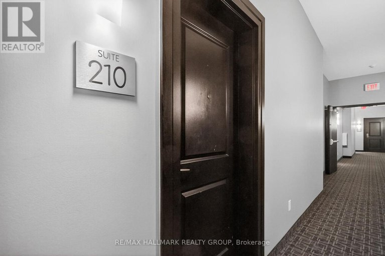 29320653/210-682-churchill-avenue-n/laurentianview/ottawa/ontario/K1Z5G5_3