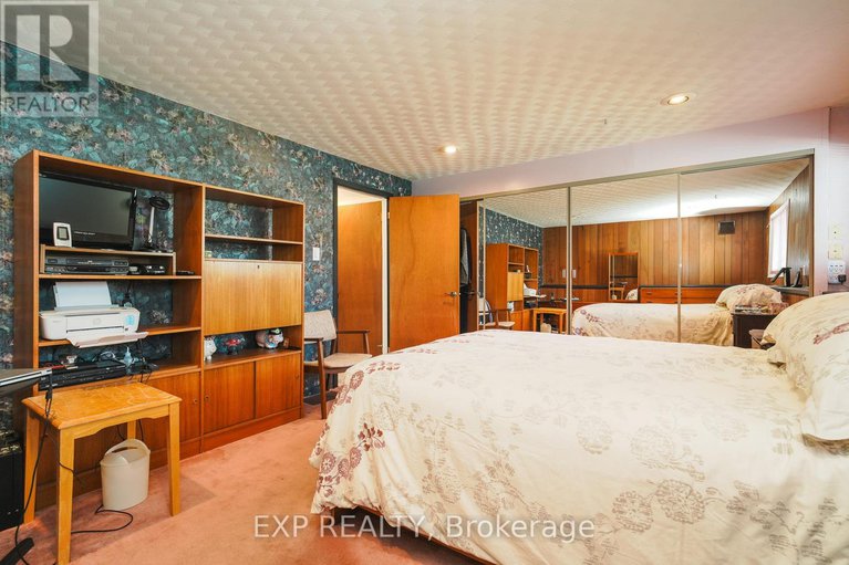 28800612/36-keewatin-crescent/borden-farmstewart-farmcarleton-heightsparkwood-hills/ottawa/ontario/K2E6Z1_27