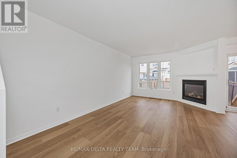 29122908/216-forestcrest-street/chapel-hill/ottawa/ontario/K1C7R5_4