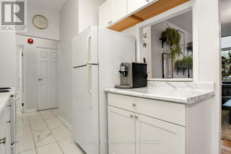 29118050/107-2019-bank-street-s/ellwood/ottawa/ontario/K1V0N1_18