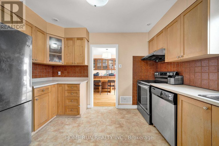 29367174/546-donald-street/castle-heightsrideau-high/ottawa/ontario/K1K1L7_9