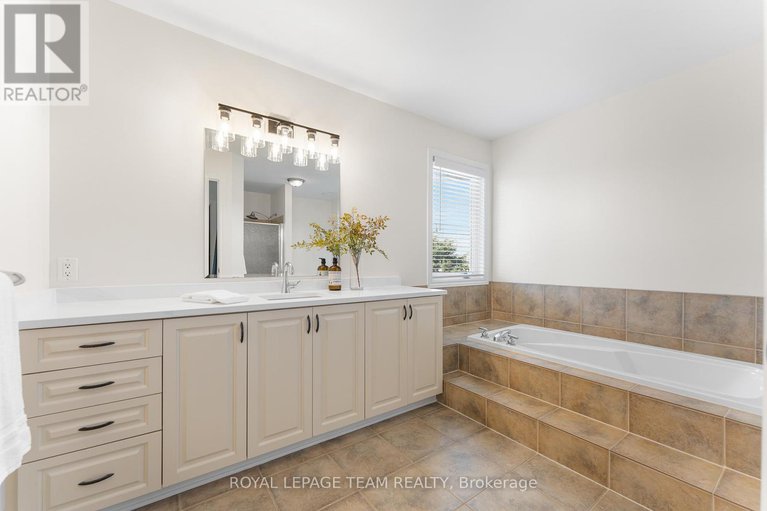 28862947/500-teskiwa-crescent/morgans-grantsouth-march/ottawa/ontario/K2W1H7_32