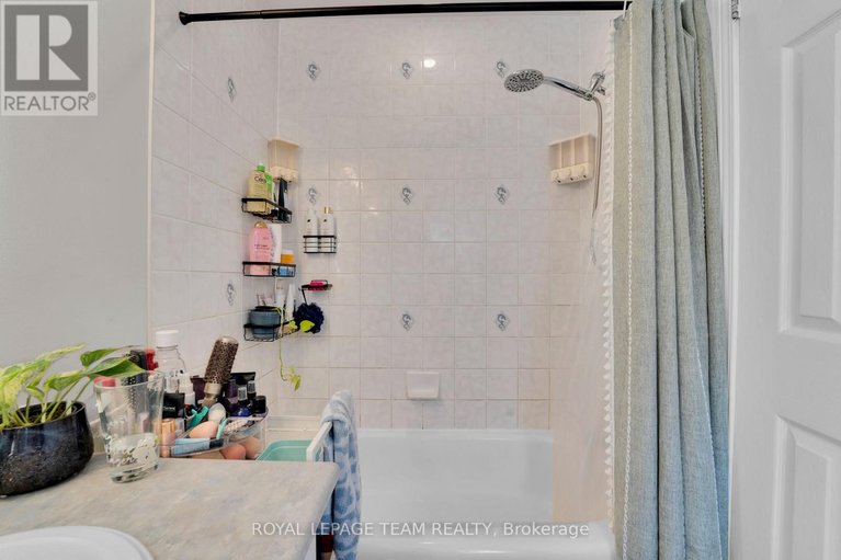 29665659/211-westvalley-private/brookfield-gardens/ottawa/ontario/K1V2B3_22