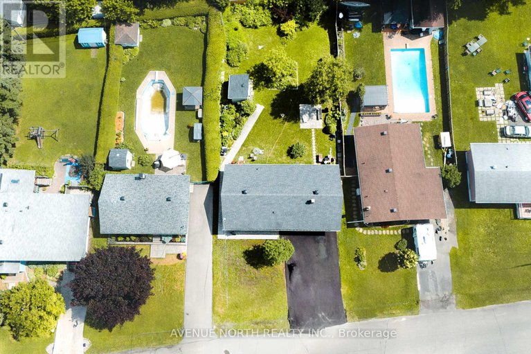 29032421/882-balsam-drive/chatelaine-village/ottawa/ontario/K1E1B5_4